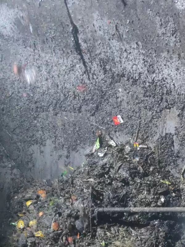 东湖污水池清理